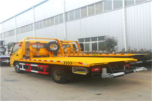 盈江附近拖车救援搭电